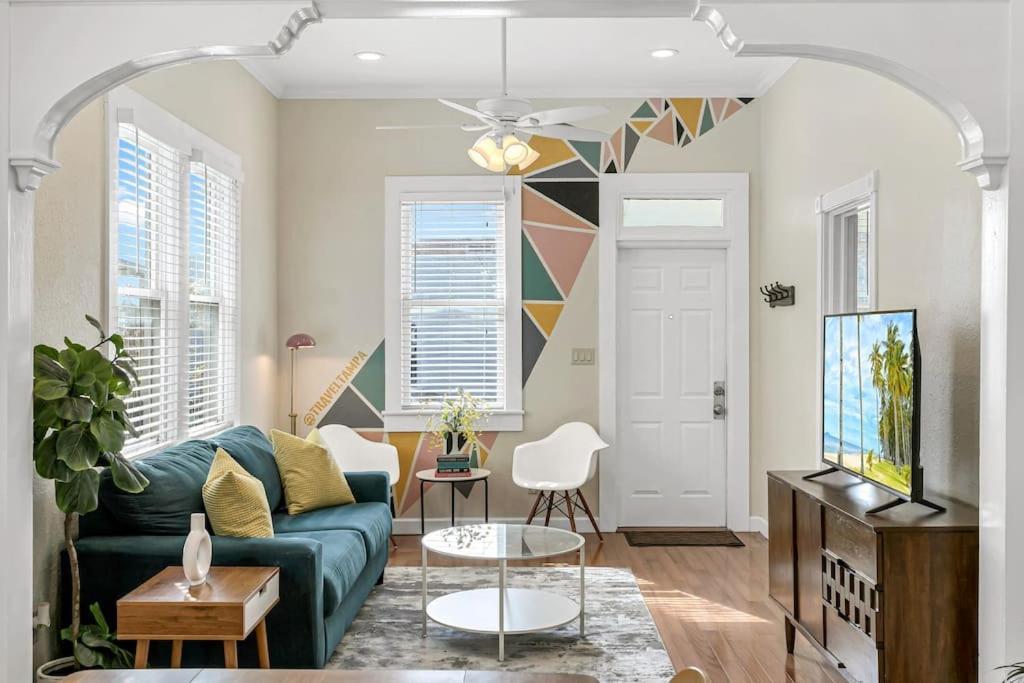 Modern Bungalow Less Than 4 Blocks To 7Th Ave In Ybor تامبا المظهر الخارجي الصورة